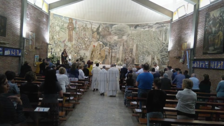 Fede e arte, riflessione sul murale della pace tra il Vescovo Aiello e de Conciliis