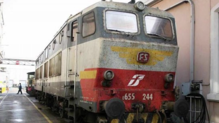Montoro, addetti delle ferrovie ritrovano ordigno bellico: evacuata la zona