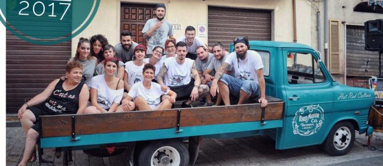 VIDEO/ Ritorna Hula Boogie nella notte dell’eclissi: aprono a suon di rock’n’roll gli Strike Band