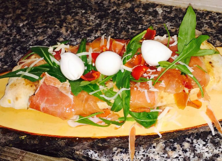 Da “A’ pizza Club” a Prata Principato Ultra la pizza è l’essenza della felicità