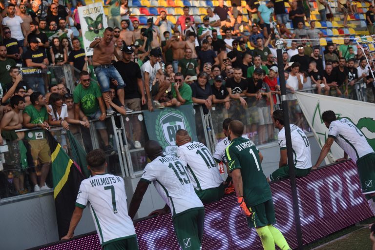 L’Avellino senza campionato ferma la Roma. E i tifosi lo consolano