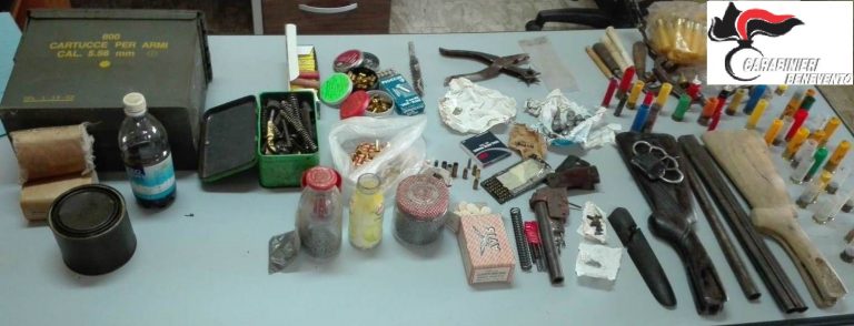 Pistola artigianale e munizioni di vario calibro: arrestato 58enne