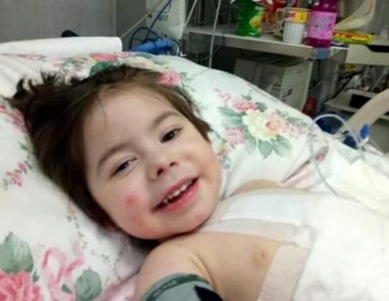 VIDEO/ Emma Marrone porta un sorriso alla piccola Gioia Marano