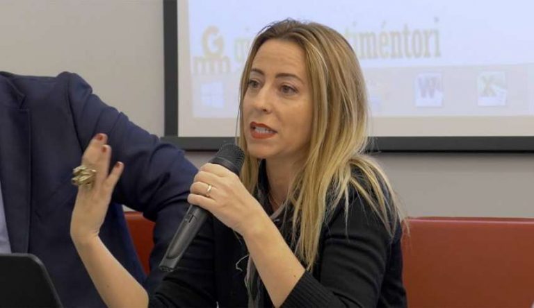 Campania, a scuola il 24 settembre. L’assessore: “Impossibile aprire prima”