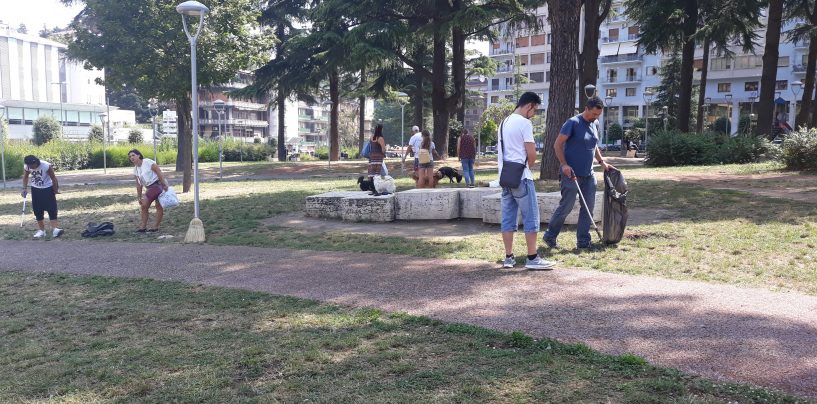 L’amministrazione Ciampi ripulisce Parco Kennedy. Mingarelli: “Bisogna sensibilizzare i cittadini”