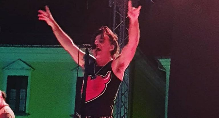 VIDEO/ “Le 4 notti dei Briganti”, bagno di folla per il concerto di Piero Pelù