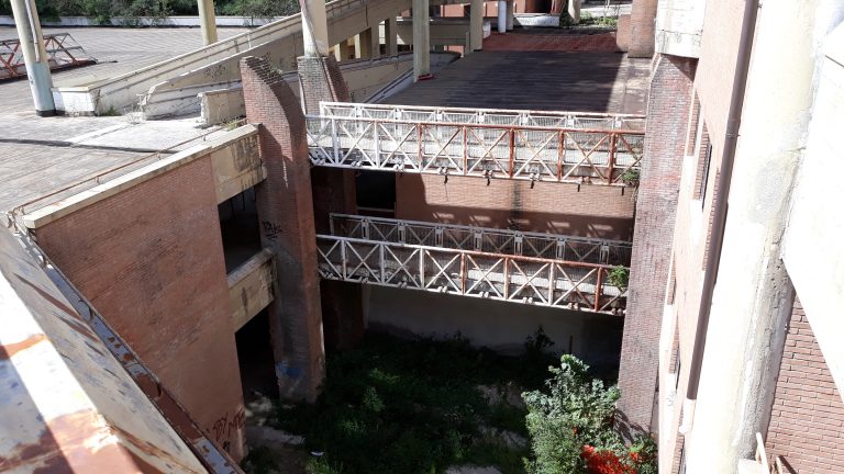 VIDEO/ Mercatone, tra dormitorio e festini in attesa del restyling