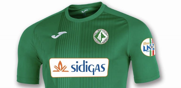 De Cesare abbraccia la storia: il logo sulle maglie del Calcio Avellino