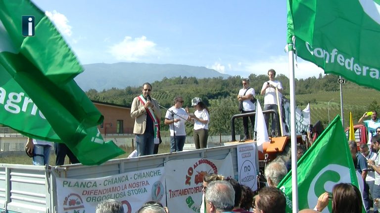 VIDEO/ L’Irpinia si mobilita contro il biodigestore. Franco Mazza: “E’ una lezione di democrazia. Dove sono l’Ato e l’Osservatorio Rifiuti?”