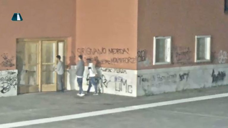 VIDEO/ Tre ragazzi entrano nell’Eliseo. Beccati dalle telecamere. L’appello di Arvonio: “Aiutateci ad identificarli”