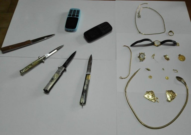 Furto in abitazione, fermati tre stranieri