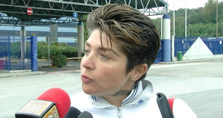 La Cgil di Avellino celebra l’8 marzo inaugurando una panchina rossa