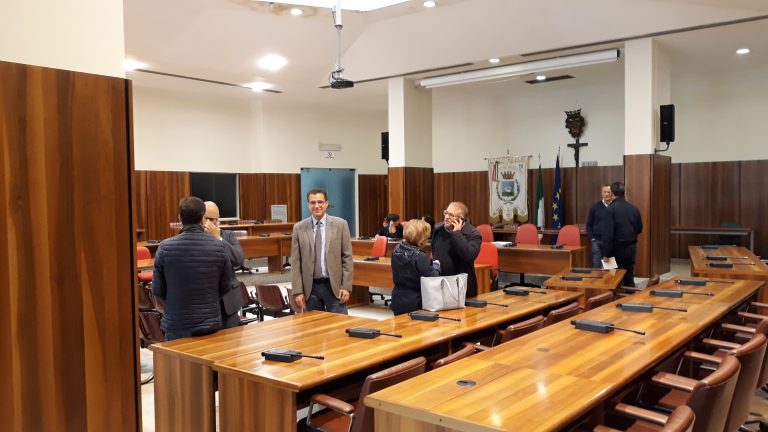 Sanità, assemblea flop: i sindaci disertano l’incontro