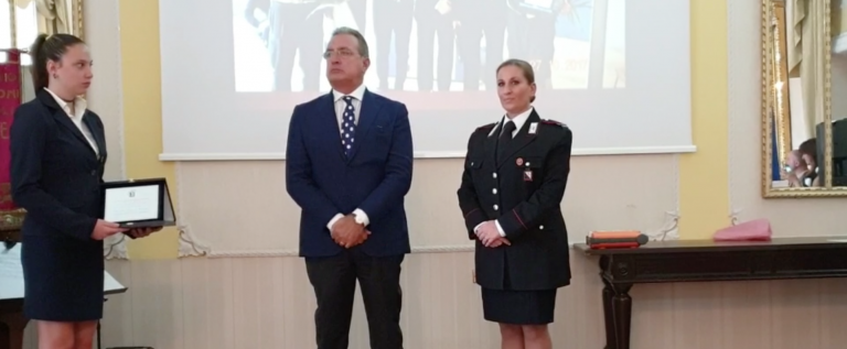 VIDEO/ Le donne nelle Forze Armate, premio ‘Mario Fiore’ al maresciallo Francesca Bocchino
