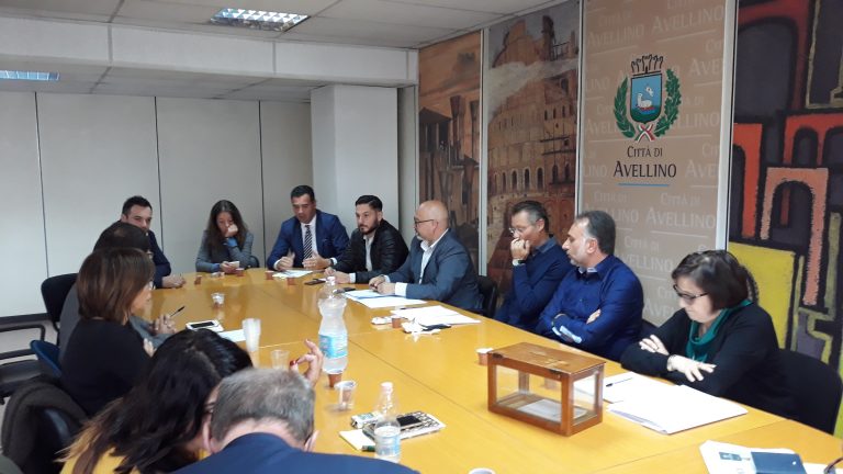 Effetto anatra zoppa anche sulle commissioni: la maggioranza va all’opposizione