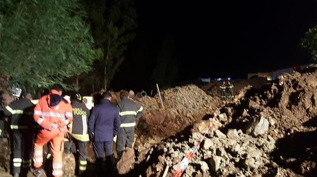 Maltempo, sepolti da una frana nel Crotonese: quattro morti