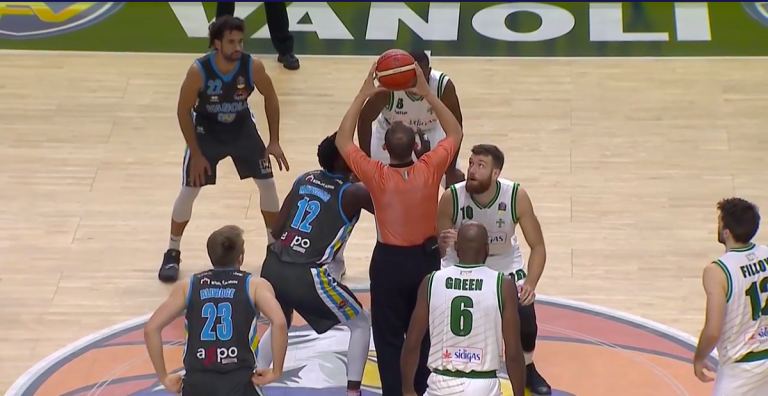 La Sidigas si ferma al PalaRadi, Cremona non muore mai e si regala uno storico bis