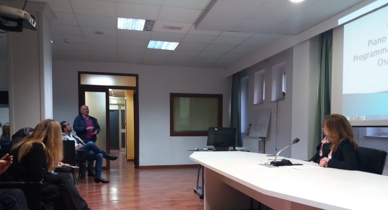 La denuncia di un medico: “In piena campagna vaccinale mancano le dosi”. La Morgante replica: “Approfondirò la questione”