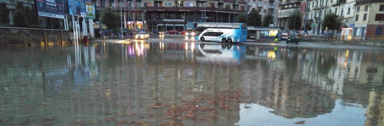 Acqua alta in città. Notte di paura e interventi in Irpinia