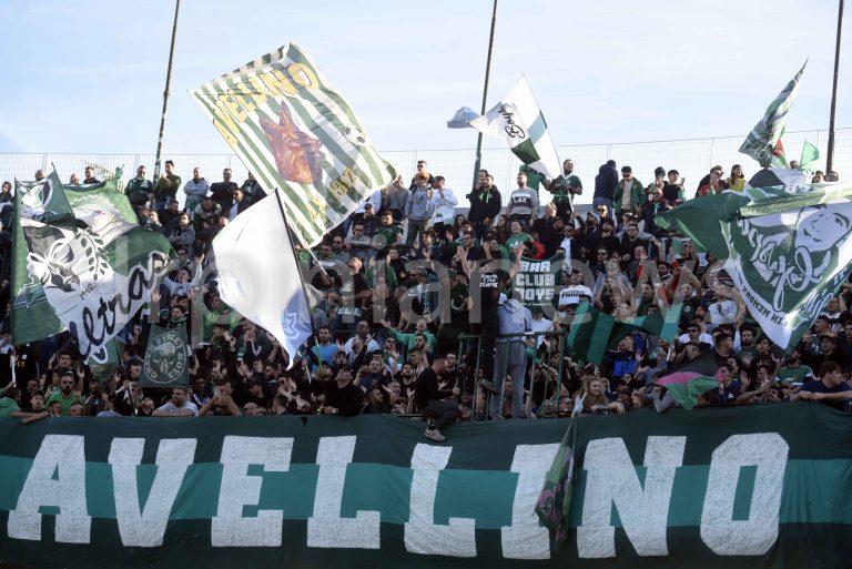 Calcio Avellino, prevendita al via ma i tifosi sono delusi