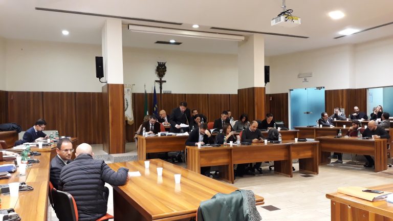 L’Aula approva il Consolidato: sì alla stabilizzazione dei precari, ma niente nuove assunzioni