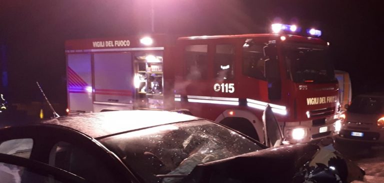 Benevento, scontro violento in tangenziale: due le persone ferite