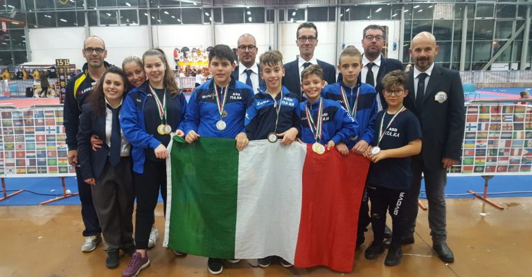 Karate, medaglia d’oro a due giovani campioni irpini