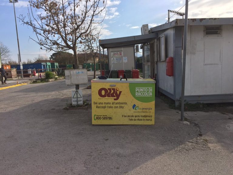 VIDEO/ Arriva la postazione Olly: ecco come smaltire gli oli esausti