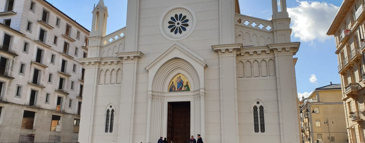 Molestano i fedeli davanti la Chiesa del Rosario: scatta l’allontanamento per due giovani rom