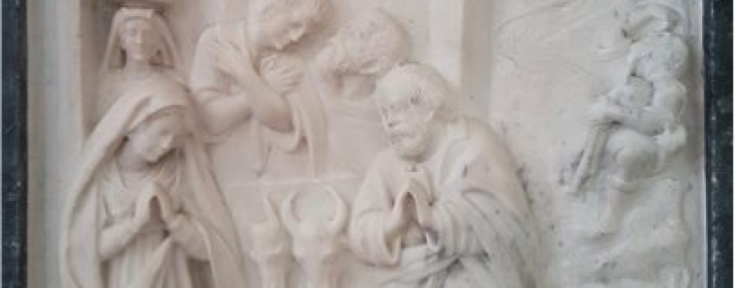 Natale, il messaggio del Vescovo Melillo: “Il male si sconfigge con la forza dell’amore”