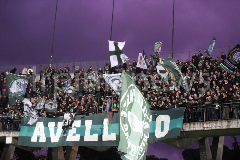 “Da De Cesare silenzio assordante, chiediamo un incontro urgente”. La Curva Sud a muso duro