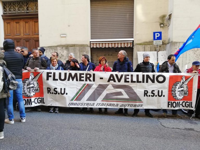Iia, riesplode la vertenza: martedì sit in davanti Prefettura