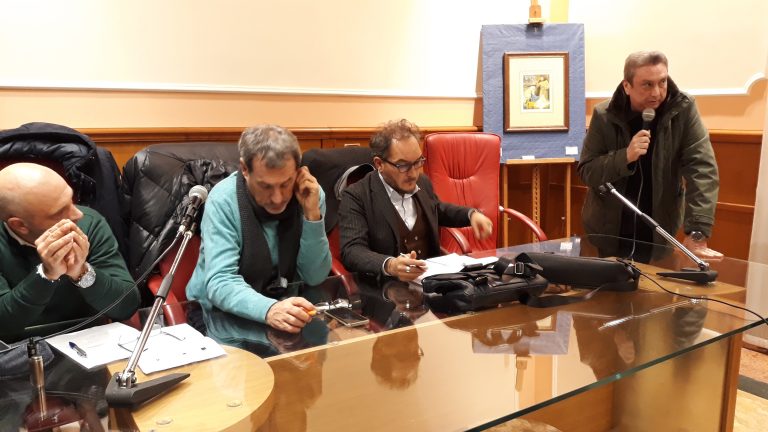 VIDEO/ Niente pensioni, visite mediche sospese e processo fuori città: la rabbia dei lavoratori ex Isochimica