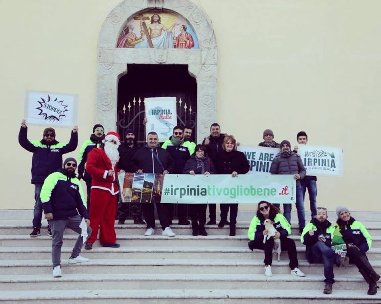 Entusiasmo e solidarietà, il Pino Irpino arriva ad Avellino