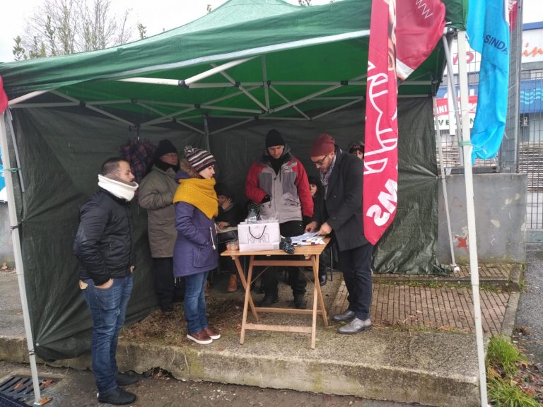 Piscina Comunale, continua lo sciopero dei lavoratori. Pronta la petizione