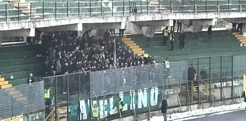 La Curva Sud chiama, De Cesare risponde: è faccia a faccia a fine gara
