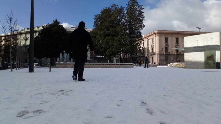 VIDEO/ Neve in città, scatta il piano della Protezione Civile