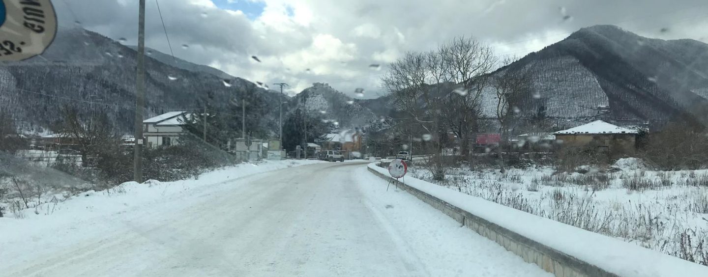 Neve in Irpinia, tavolo in Prefettura sull’emergenza. Intanto scatta l’allerta ghiaccio