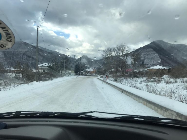 Neve in Irpinia, tavolo in Prefettura sull’emergenza. Intanto scatta l’allerta ghiaccio