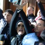 protesta parenti vittime bus