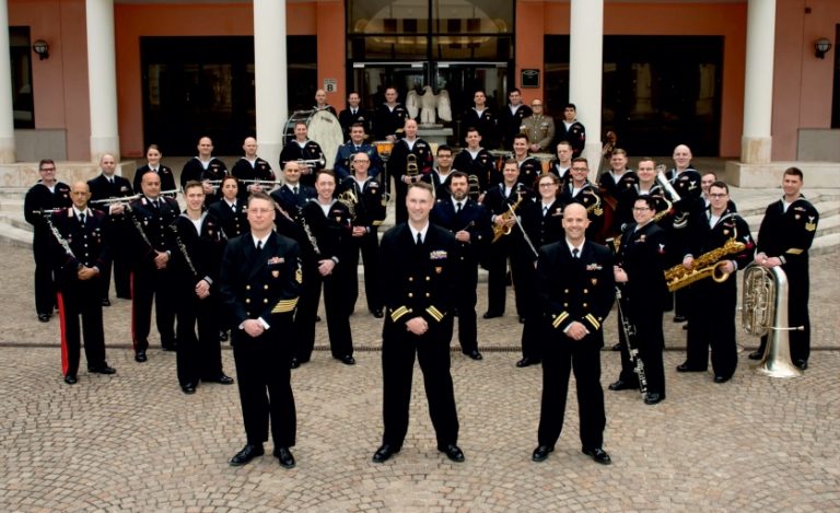 Musica a stelle e strisce al Cimarosa con la band ufficiale della Marina militare americana