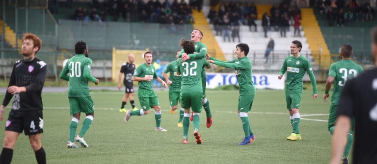 Infinitamente De Vena: l’Avellino riprende a correre