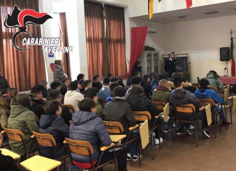 Bullismo e legalità, i Carabinieri di Lioni incontrano gli studenti