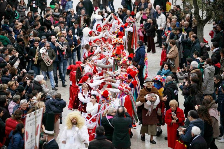 Carnevale ad Avellino, business per 200 imprese. Calo del 2,5%