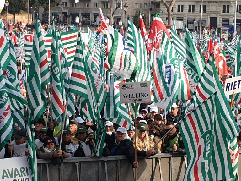 La Cisl Scuola Irpinia-Sannio regala mascherine agli ospedali del territorio