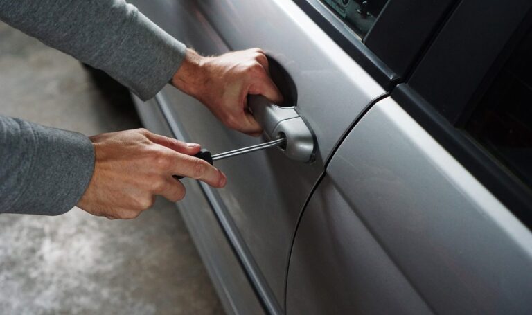 Ariano, i ladri rubano auto, notte di preoccupazione nelle contrade