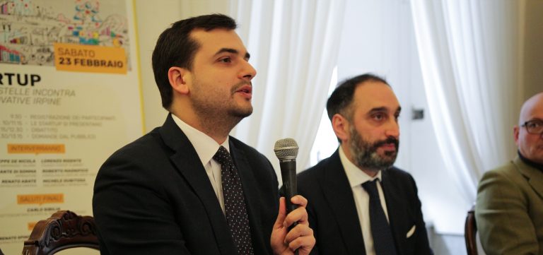 Reddito di Cittadinanza, le notizie utili. Carlo Sibilia incontra la città di Avellino