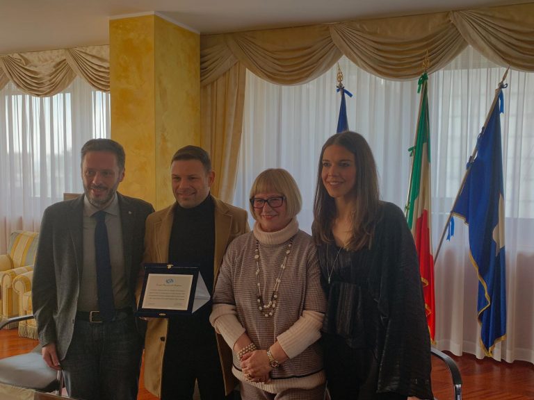 Non solo un pugile. Premiato in Regione Campania il boxeur irpino Carmine Tommasone