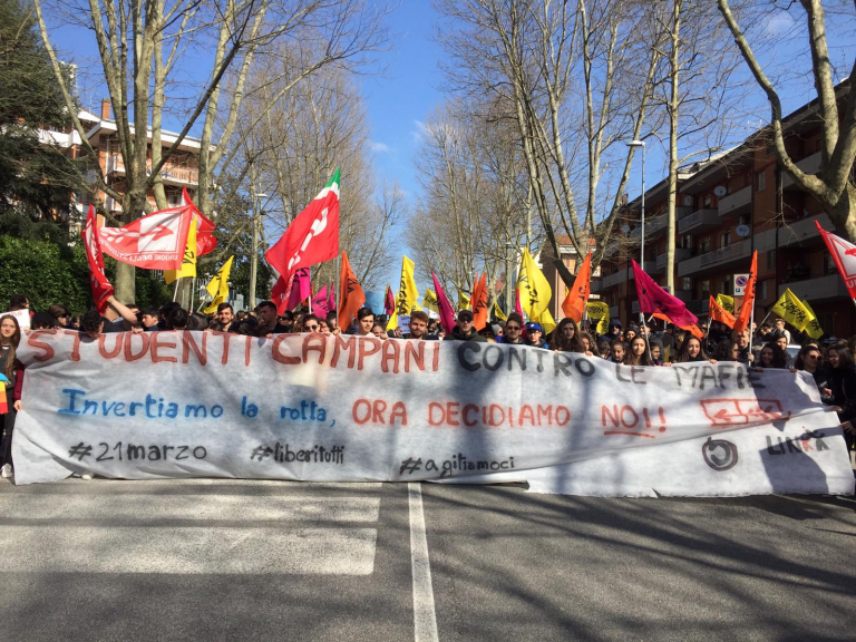 Unione degli Studenti: “Ancora poche garanzie sulla riapertura delle scuole”