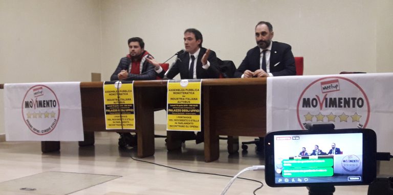 Ex Irisbus, sul futuro dello stabilimento i lavoratori chiedono certezze ai deputati 5Stelle